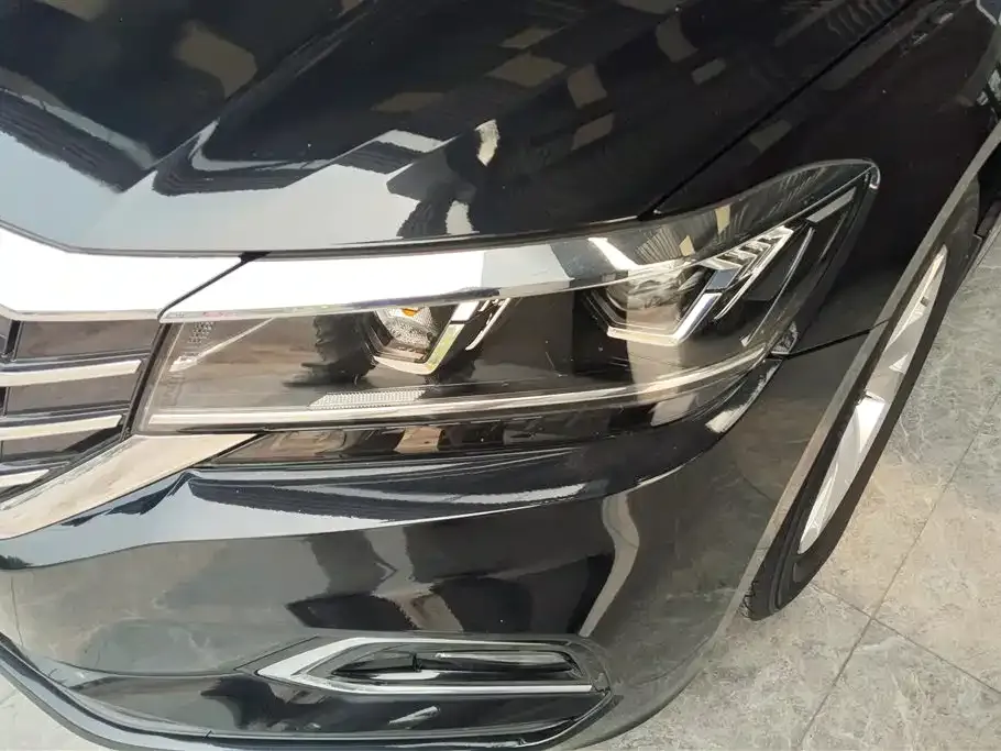 Volkswagen Passat — фото 7