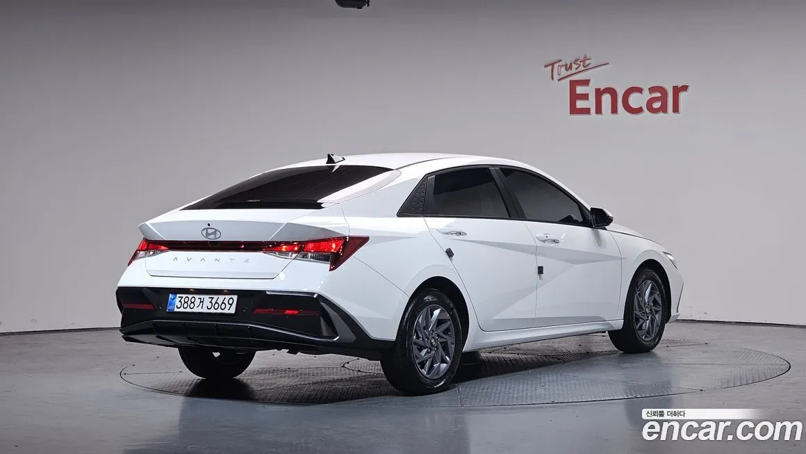Hyundai AVANTE — фото 8