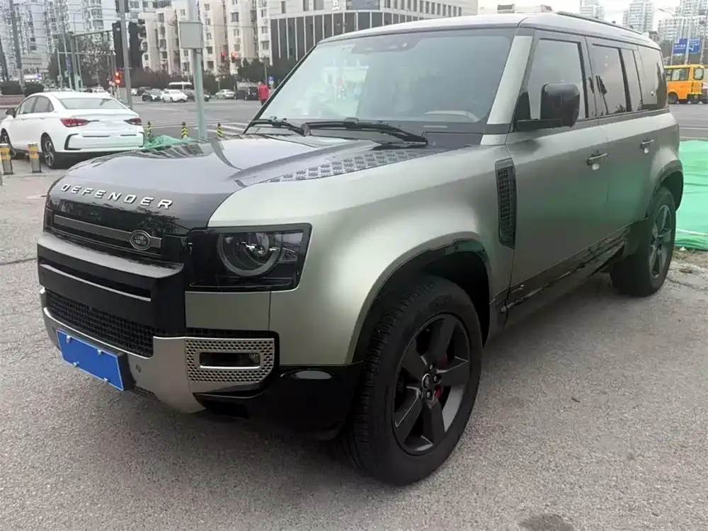 Land Rover Defender — фото 1