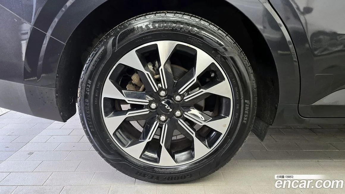 Kia Carnival — фото 10