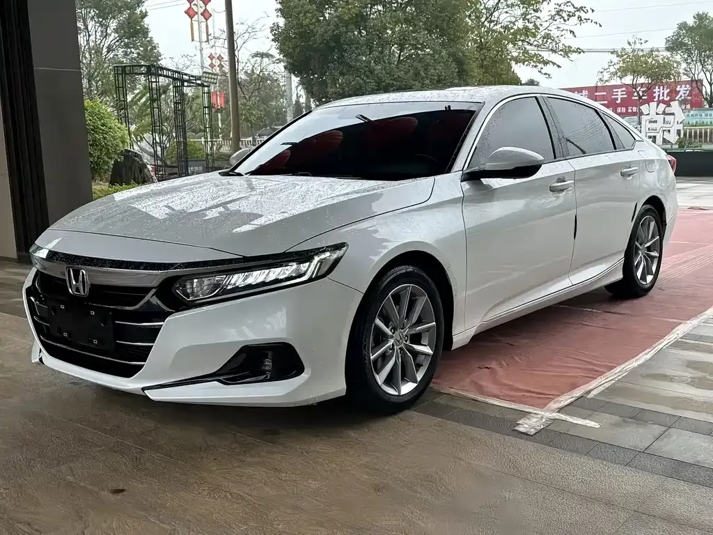 Honda Accord — фото 1