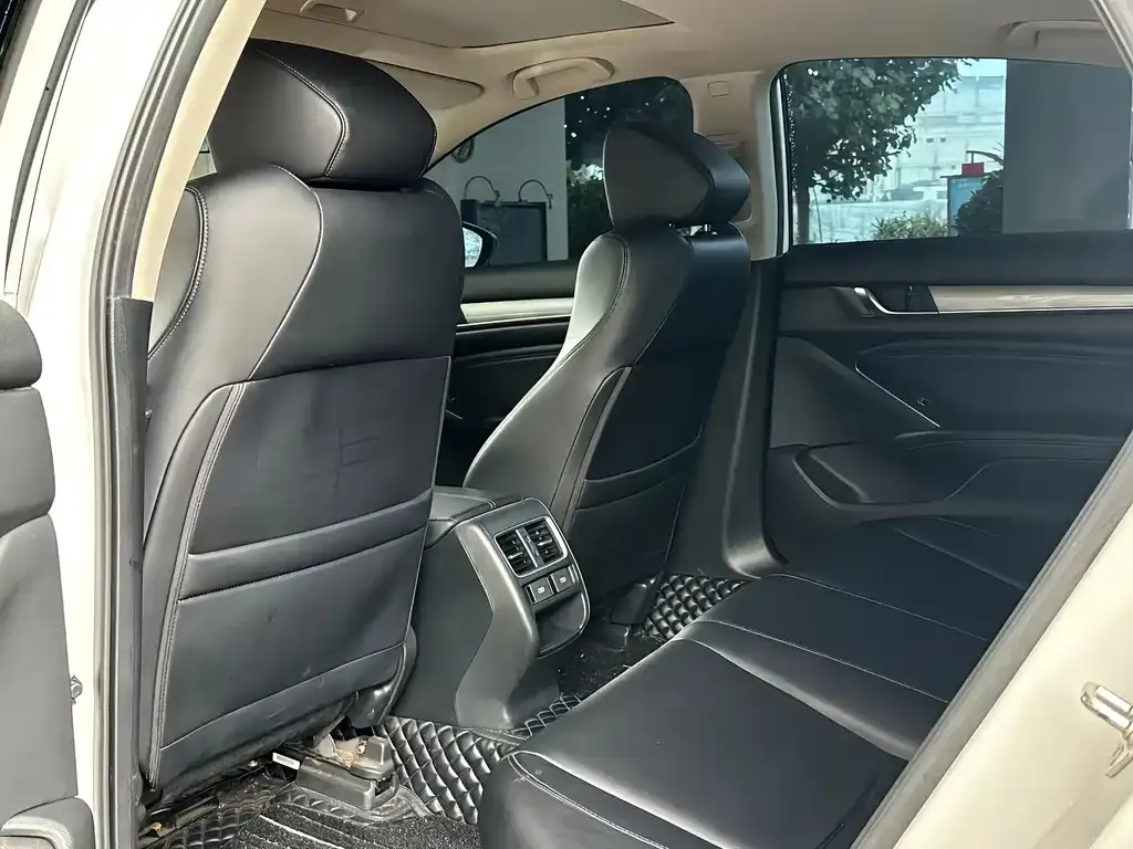 Honda Accord — фото 3