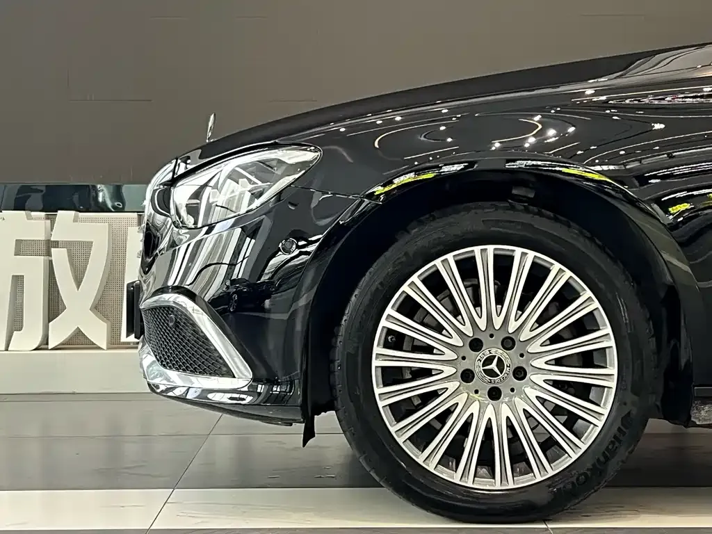 Mercedes-Benz E-Class — фото 10