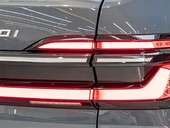 BMW X7 — фото 3