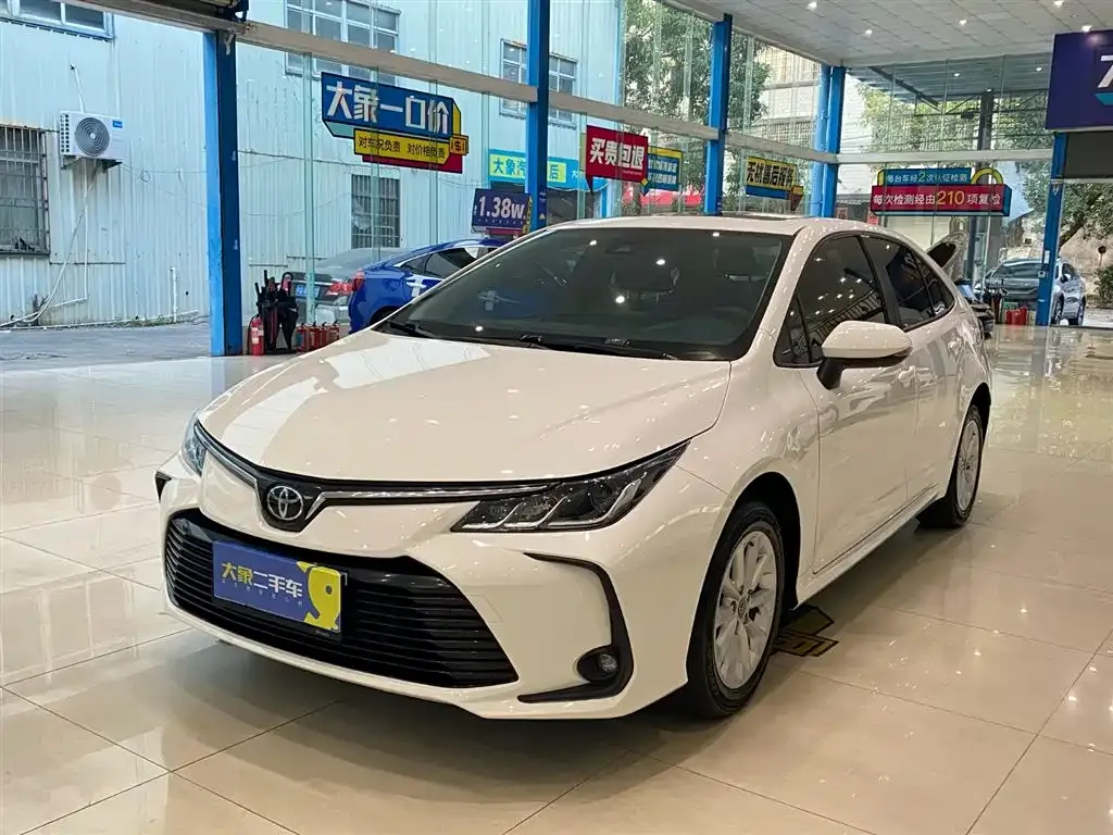 Toyota Corolla — фото 1