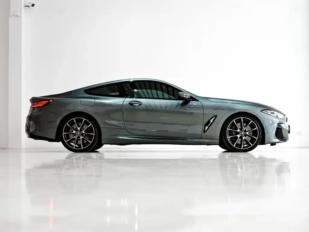 BMW 8 Series — фото 3