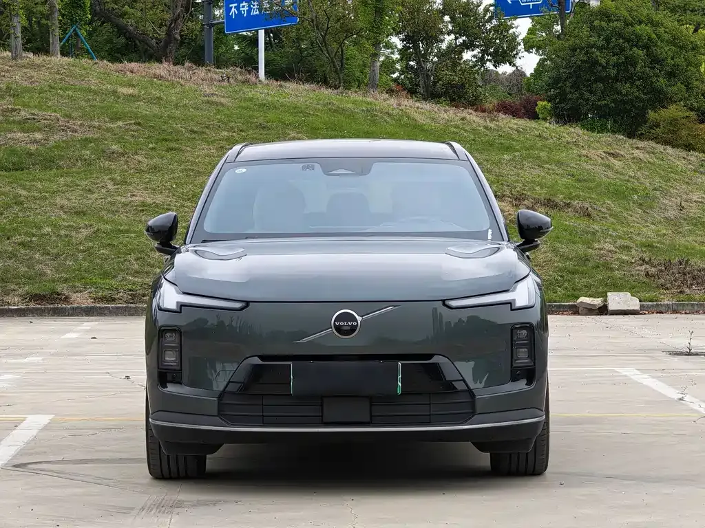 Volvo XC70 Plug-in Hybrid — фото 9