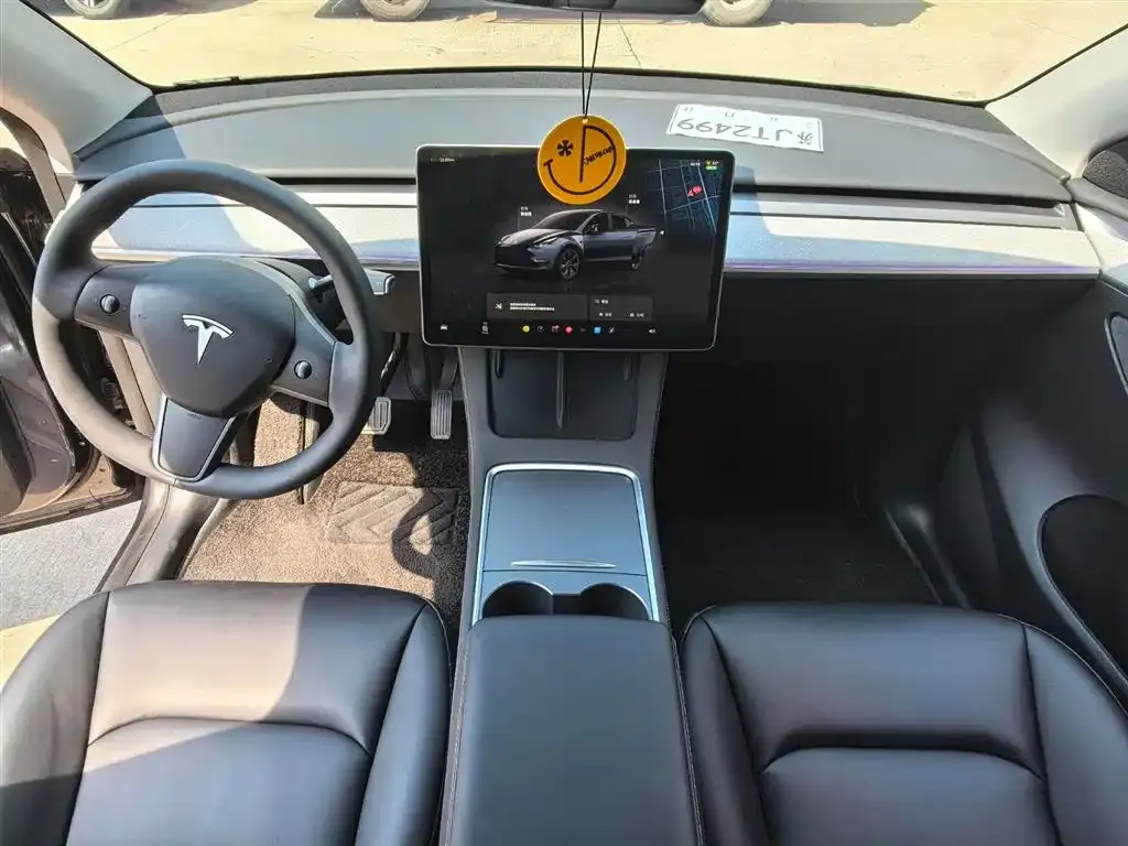 Tesla Model Y — фото 2