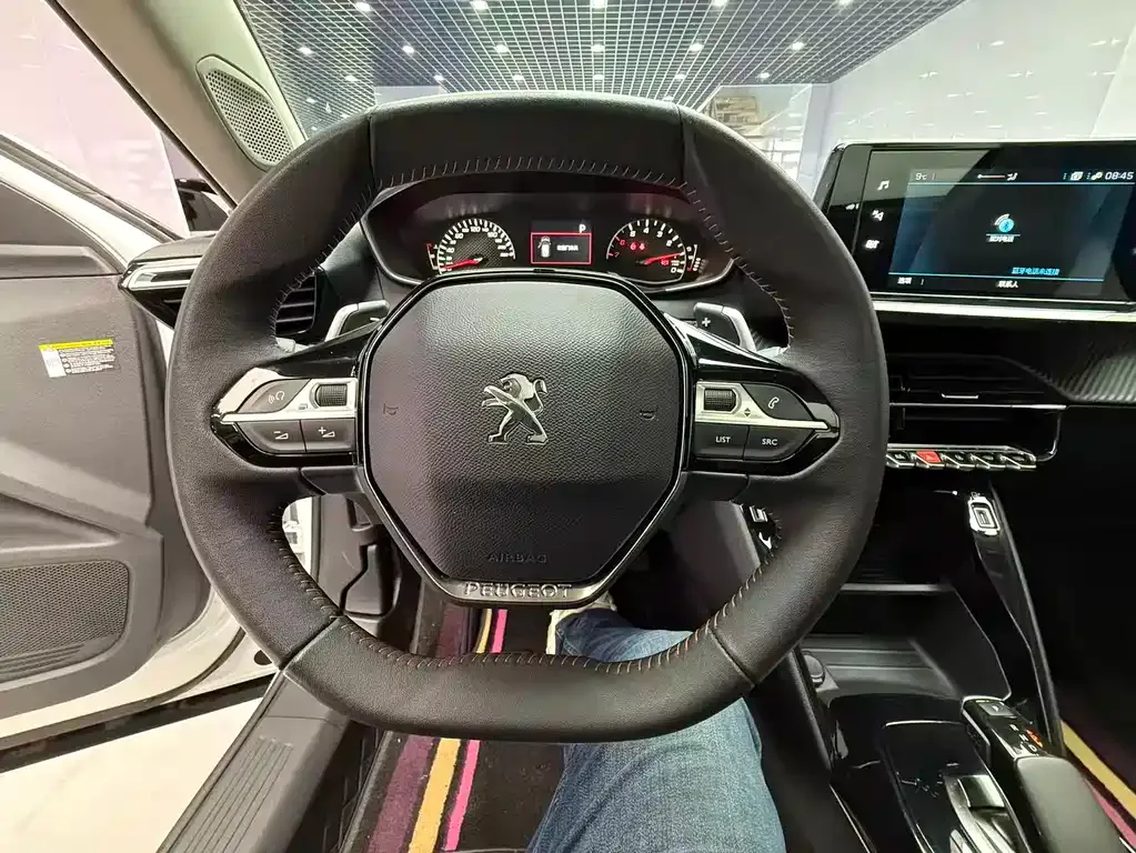 Peugeot 2008 — фото 10