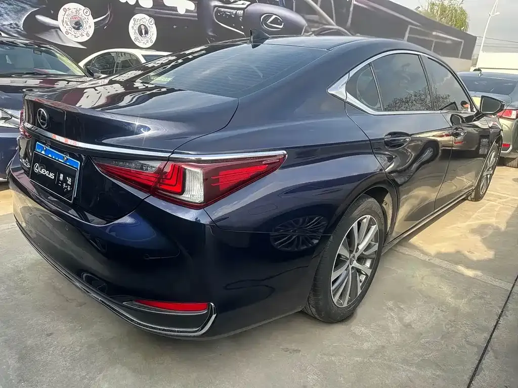Lexus ES — фото 3