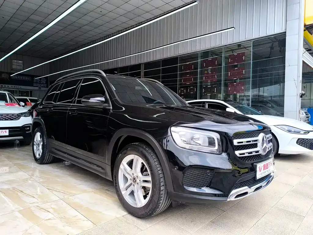 Mercedes-Benz GLB — фото 10