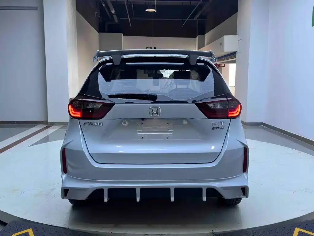 Honda Fit — фото 7