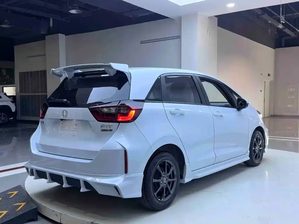 Honda Fit — фото 5