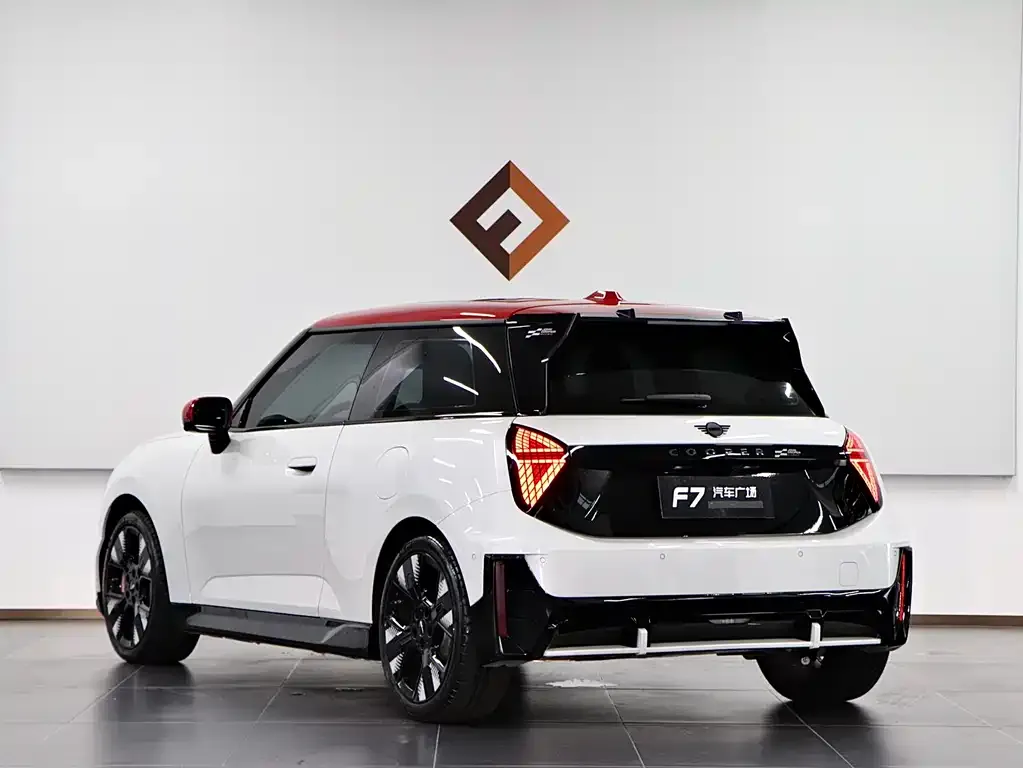 MINI Aceman JCW Electric — фото 2