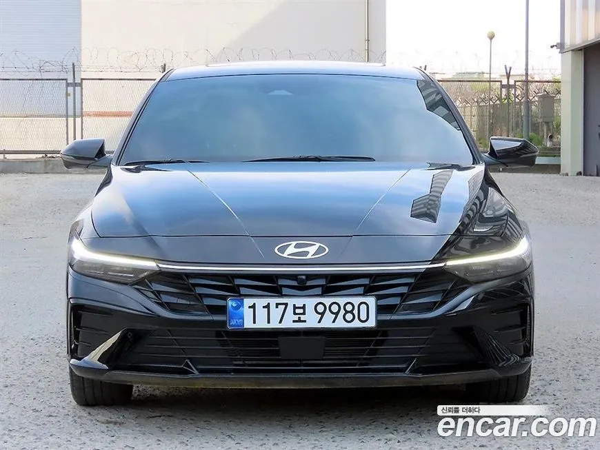 Hyundai AVANTE — фото 1
