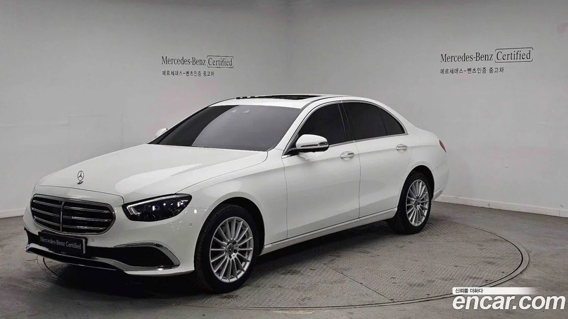 Mercedes-Benz E-Class — фото 1