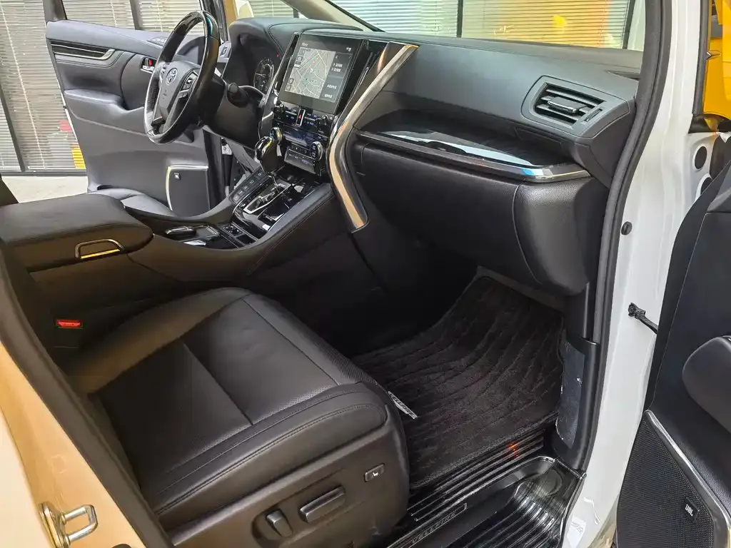 Toyota Vellfire — фото 7