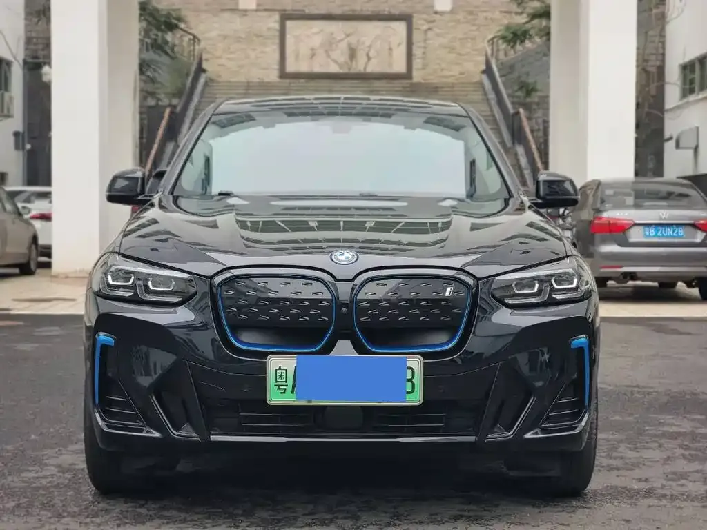 BMW iX3 — фото 5