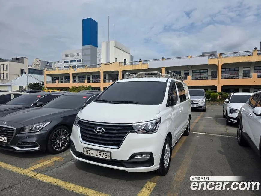 Hyundai Starex — фото 1