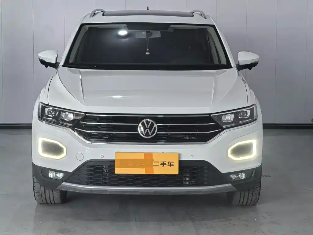 Volkswagen T-Roc — фото 1