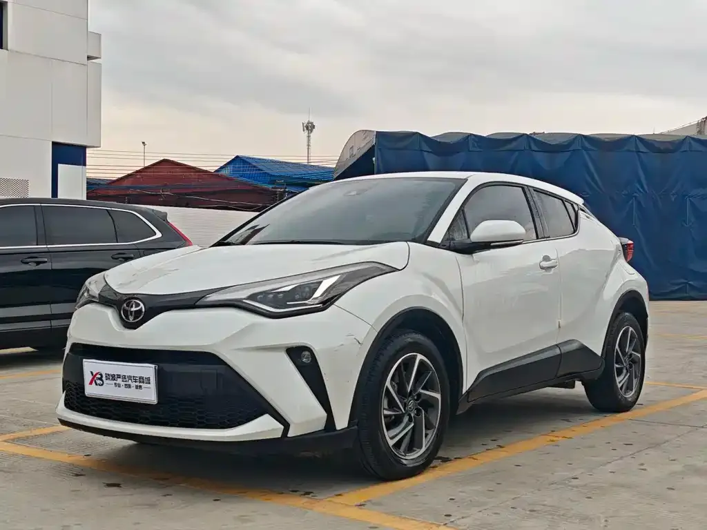 Toyota C-HR — фото 1