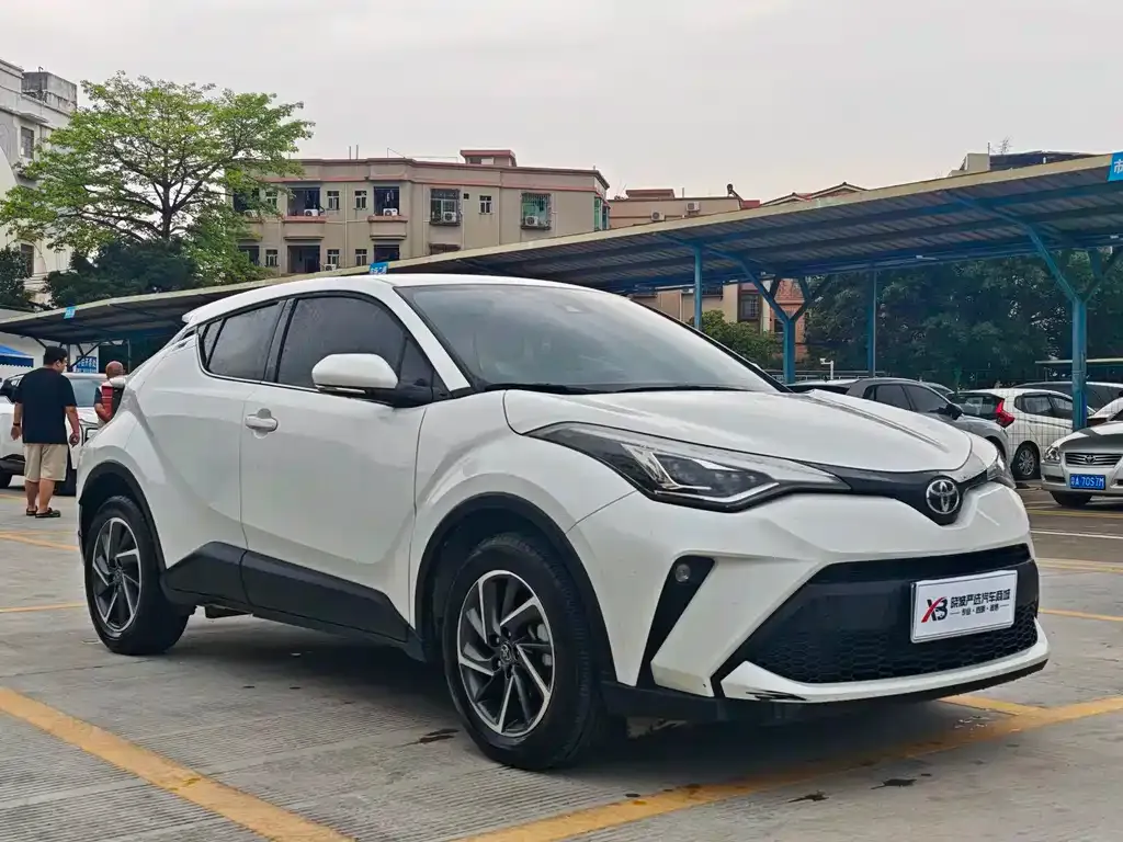 Toyota C-HR — фото 2