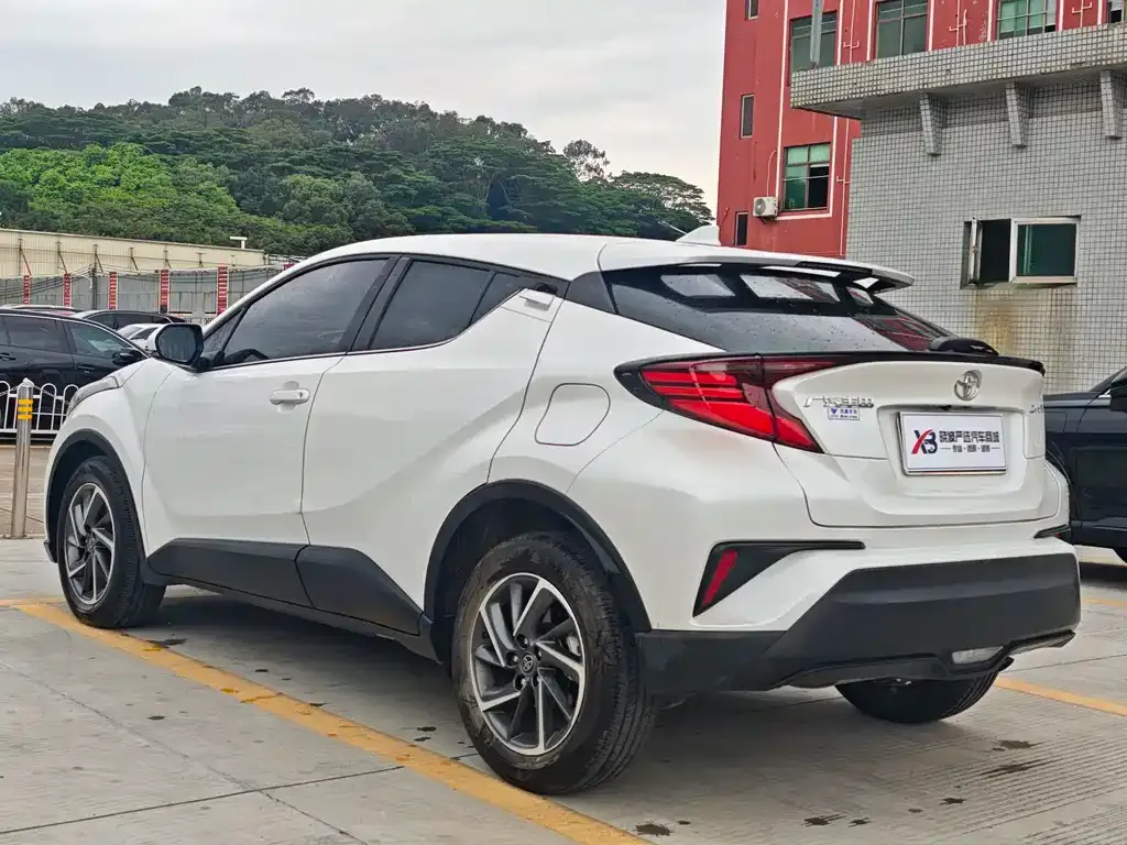 Toyota C-HR — фото 3