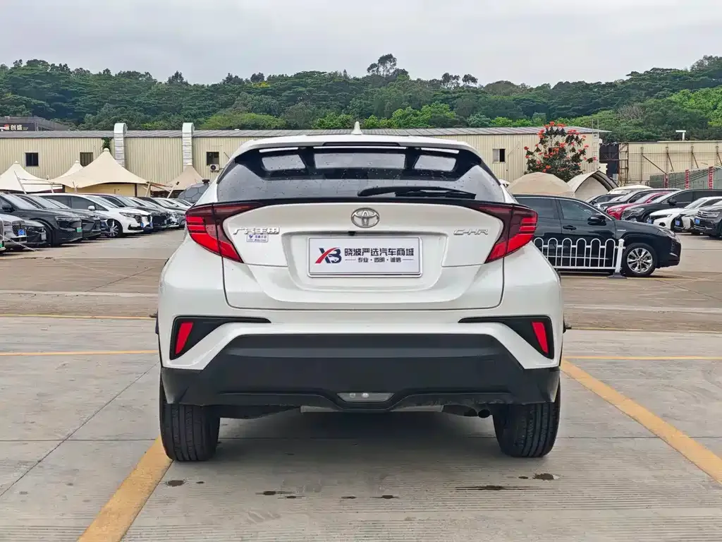 Toyota C-HR — фото 9