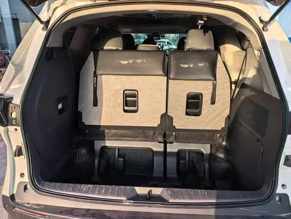 Toyota Sienna — фото 4