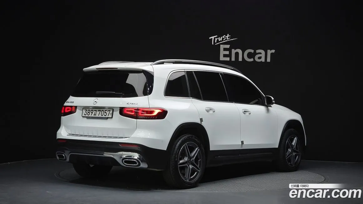 Mercedes-Benz GLB-Class — фото 10