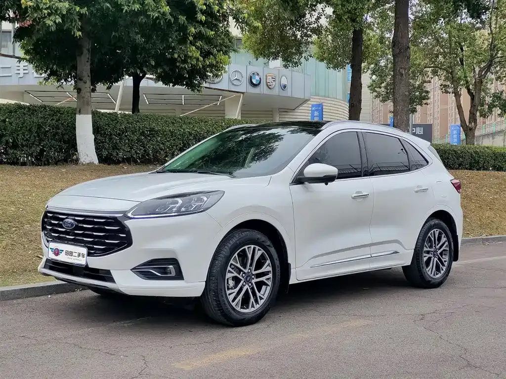 Ford Escape — фото 1