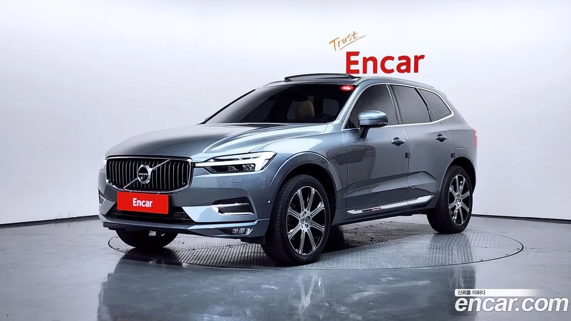 Volvo XC60 — фото 1