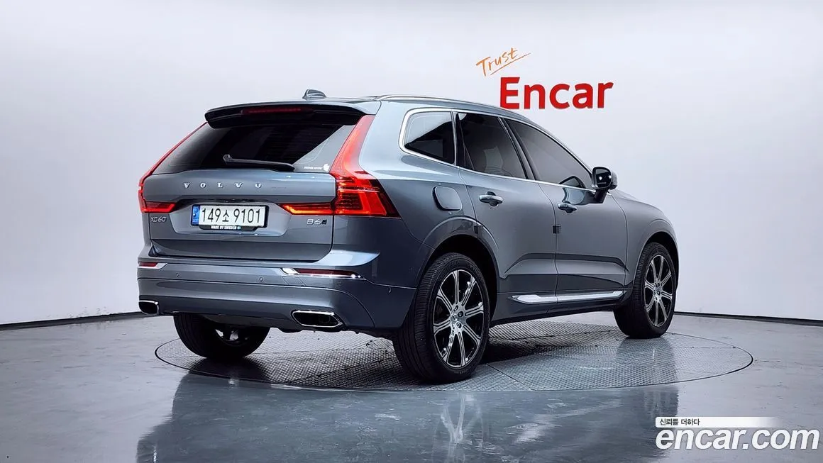 Volvo XC60 — фото 7