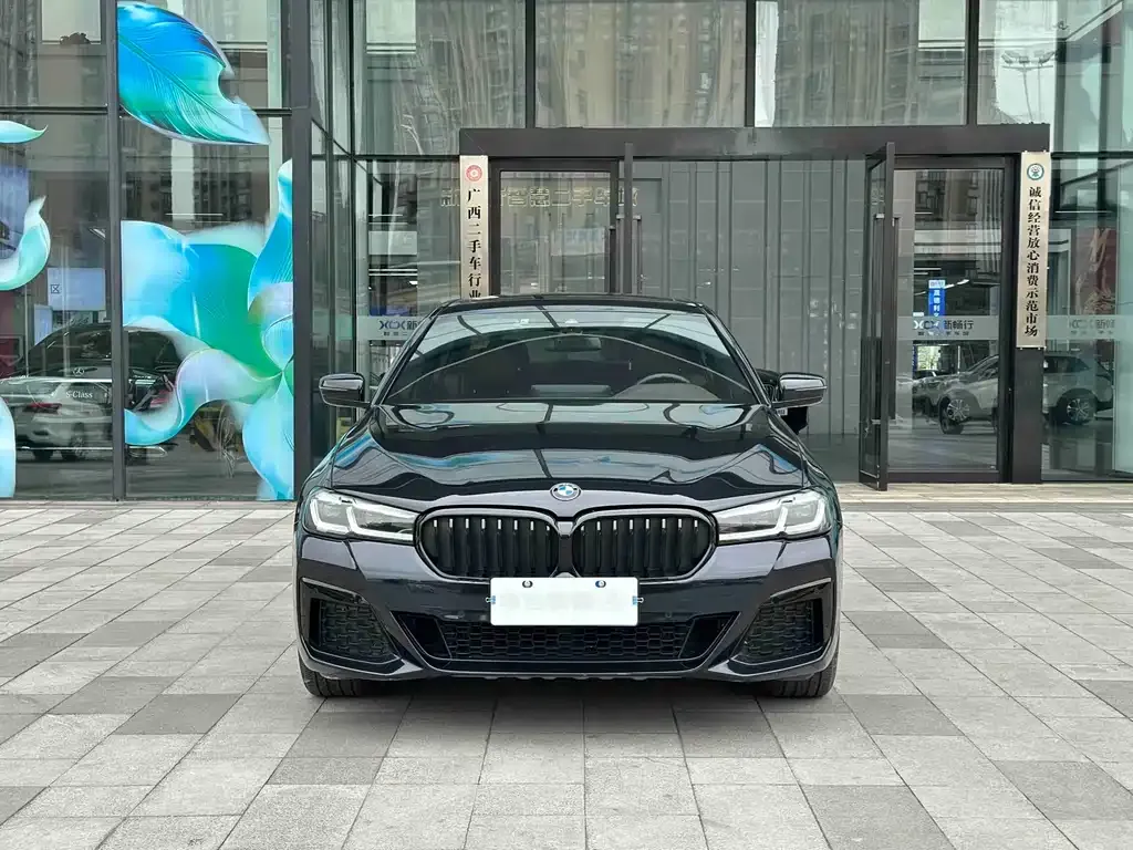 BMW 5 Series — фото 10