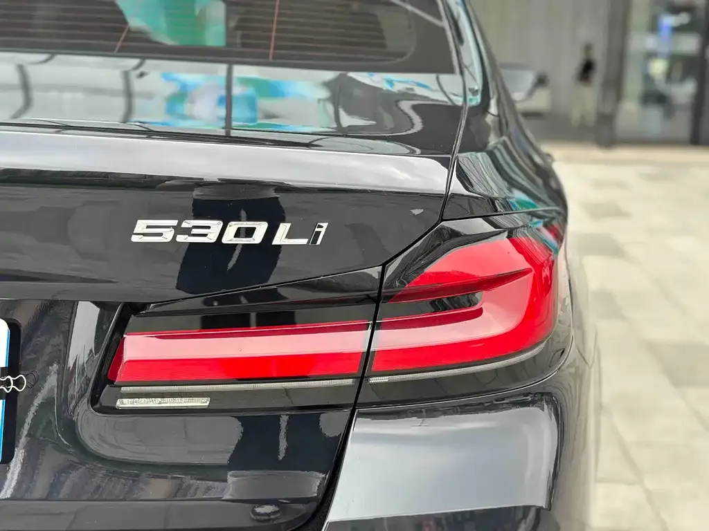 BMW 5 Series — фото 2