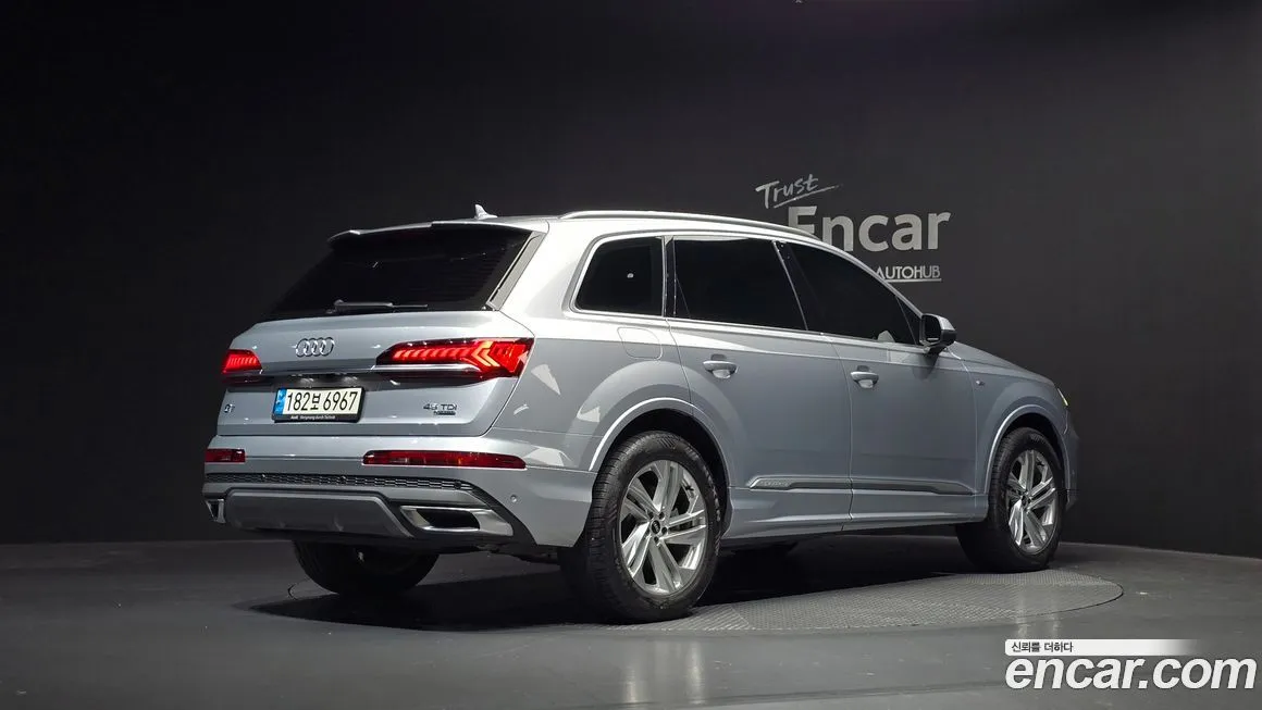 Audi Q7 — фото 2
