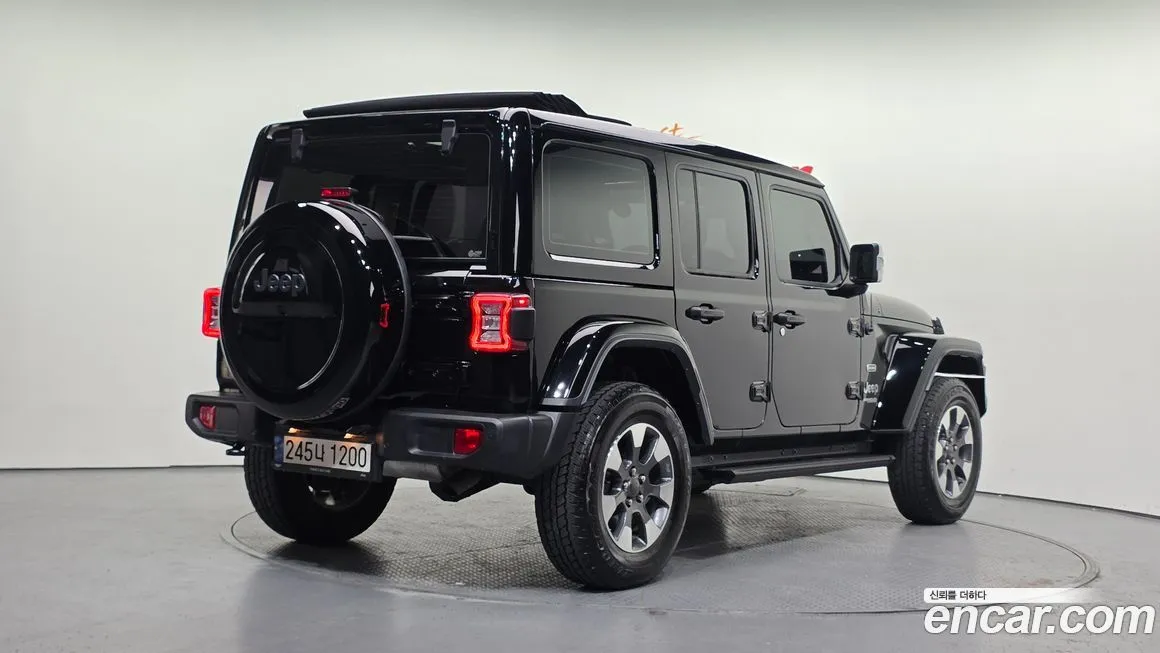Jeep Wrangler — фото 9