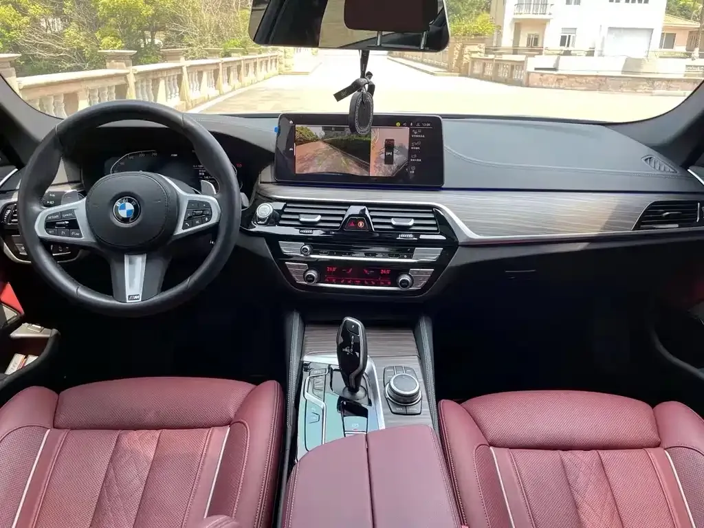 BMW 5 Series — фото 10