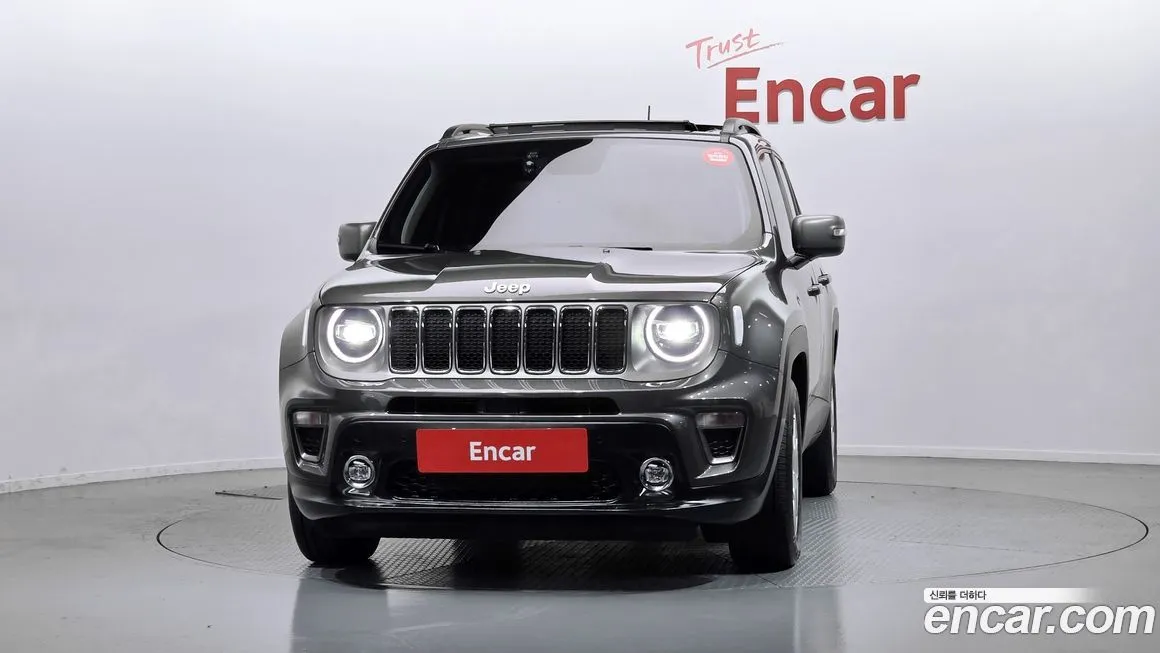 Jeep Renegade — фото 8