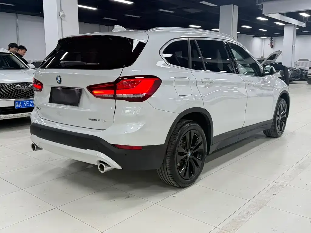 BMW X1 — фото 9