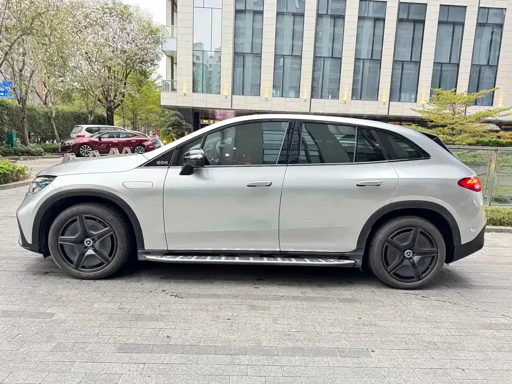 Mercedes-Benz EQE SUV — фото 3