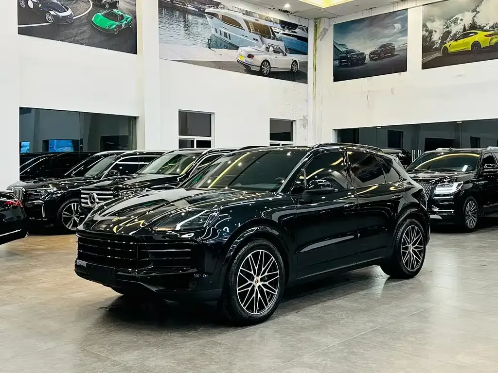 Porsche Cayenne — фото 1