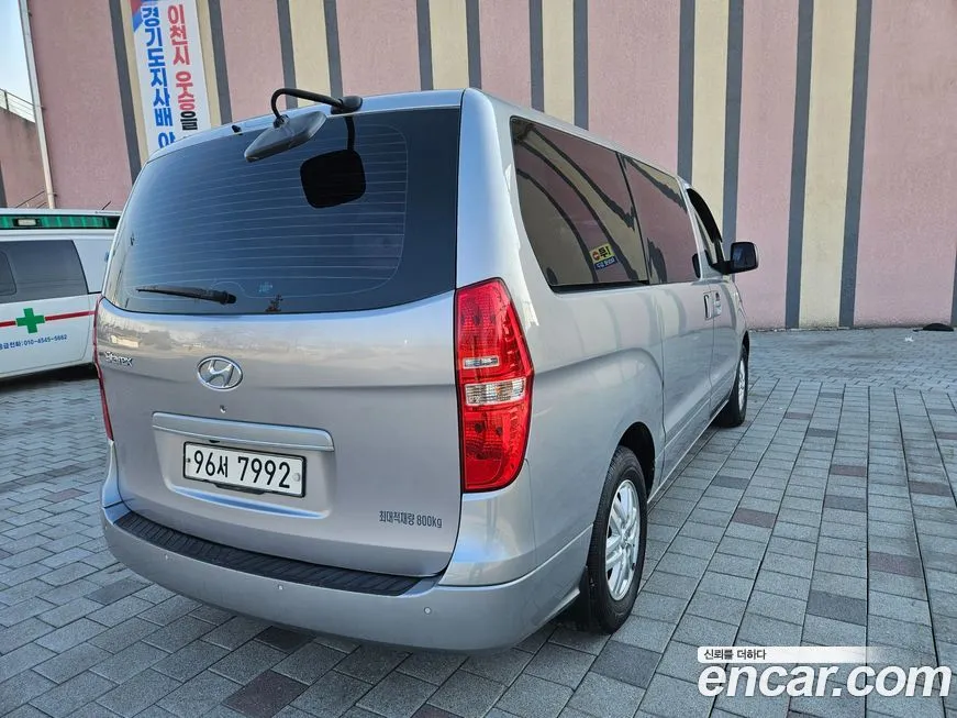 Hyundai Starex — фото 5