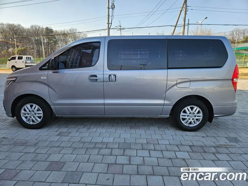 Hyundai Starex — фото 4