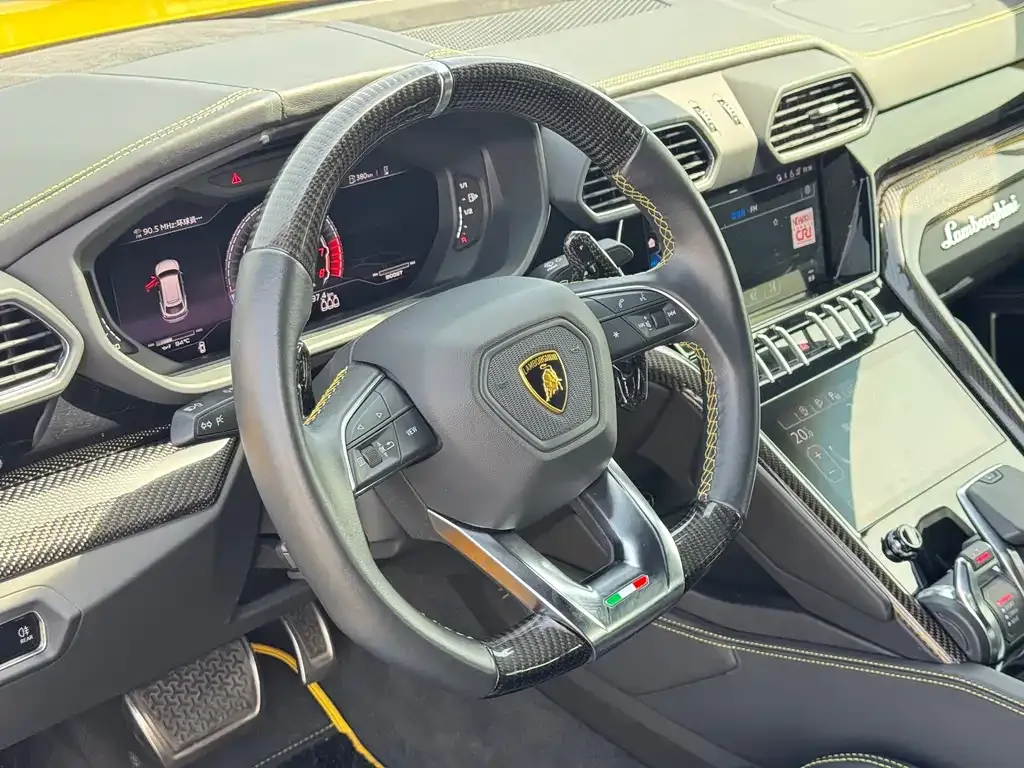 Lamborghini Urus — фото 2