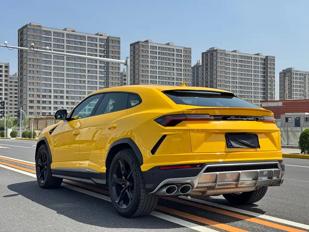 Lamborghini Urus — фото 8