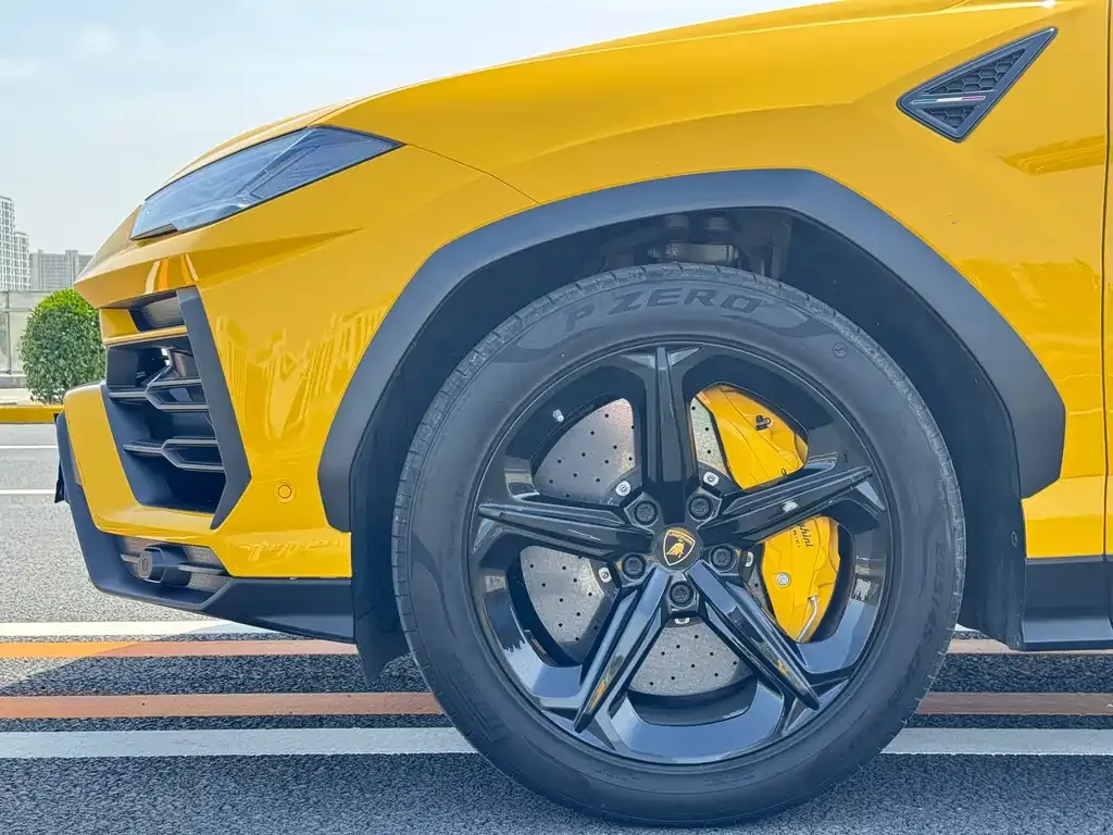 Lamborghini Urus — фото 6