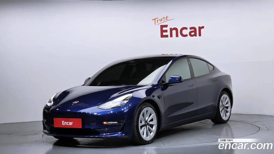 Tesla Model 3 — фото 1