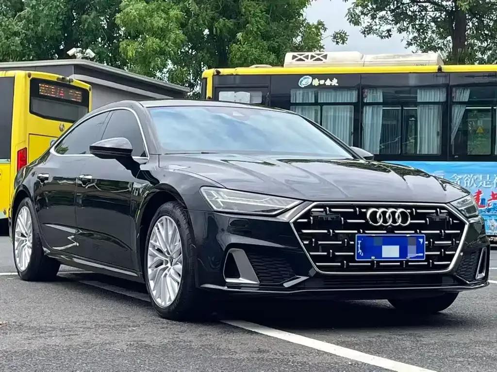 Audi A7L — фото 7