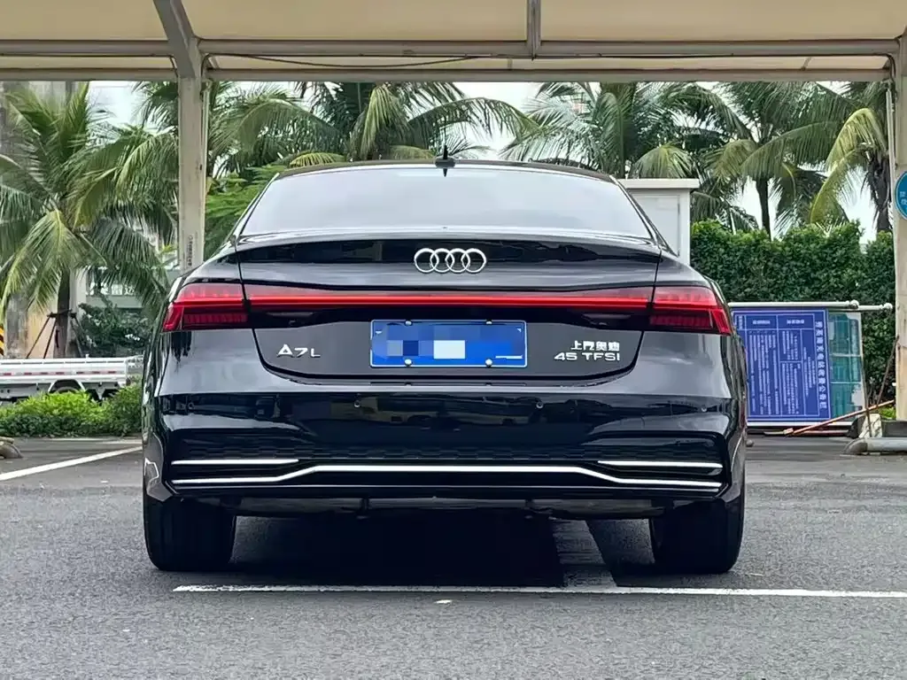 Audi A7L — фото 9